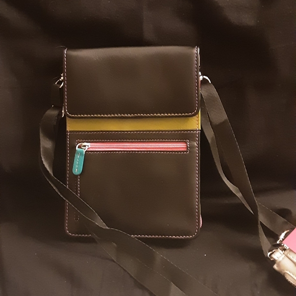 NWOT...Leather RFID Crossbody - Picture 7 of 11
